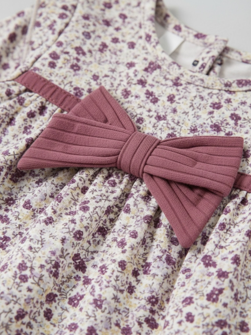 Set Fetițe 2 Piese – Bluză Florală in nuanțe de roz/mov și Pantaloni Evazați