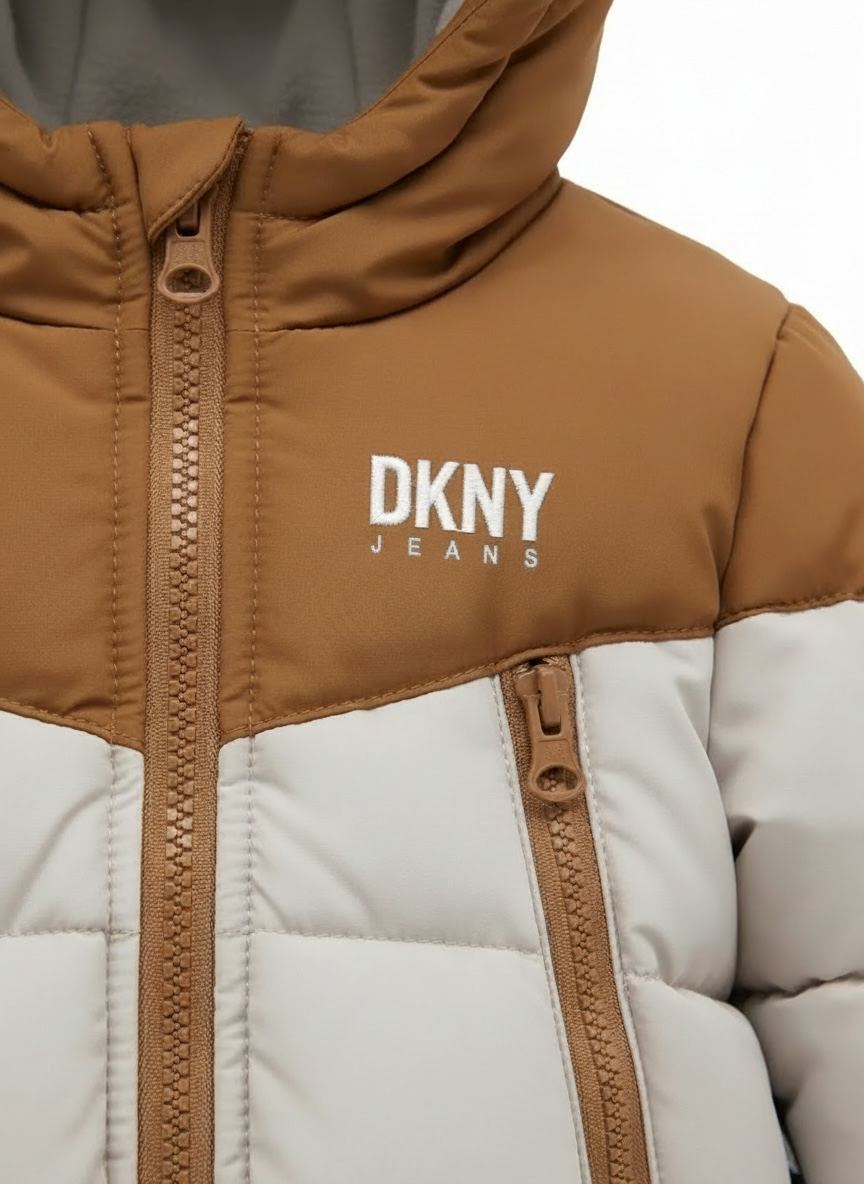 Combinezon DKNY gros pentru iarnă, maro și bej