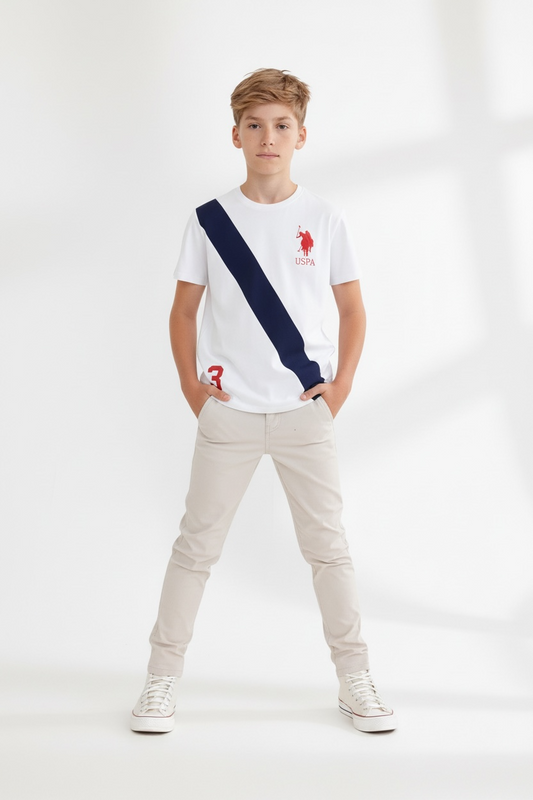Tricou U.S. Polo Assn. Kids, Alb cu Bandă Diagonală Marină – Stil Sportiv Autentic