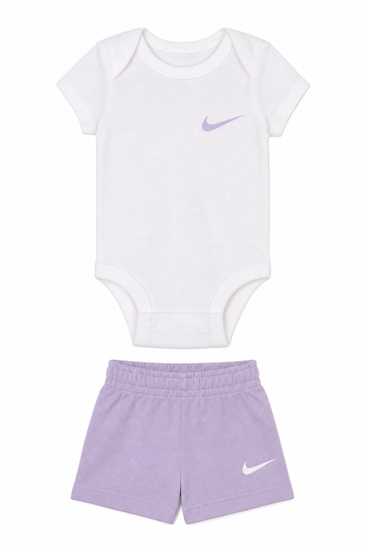 Set Nike body alb si pantaloni scurti mov