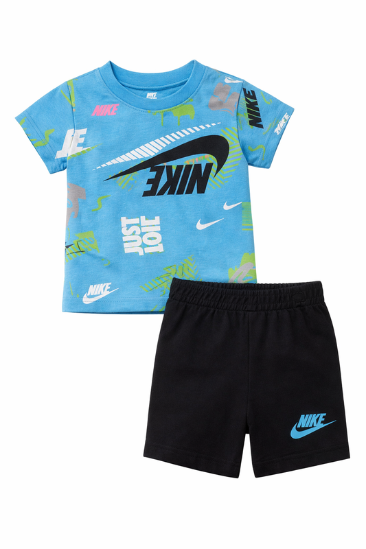 Set vara Nike - Tricou albastru cu design all over si pantaloni scurti negri