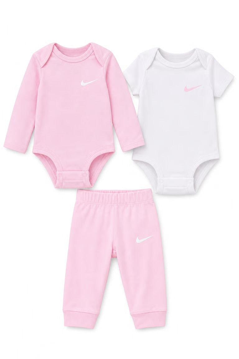 Set fetite 3 piese Nike - 2 body-uri si pantaloni alb/roz pudrat