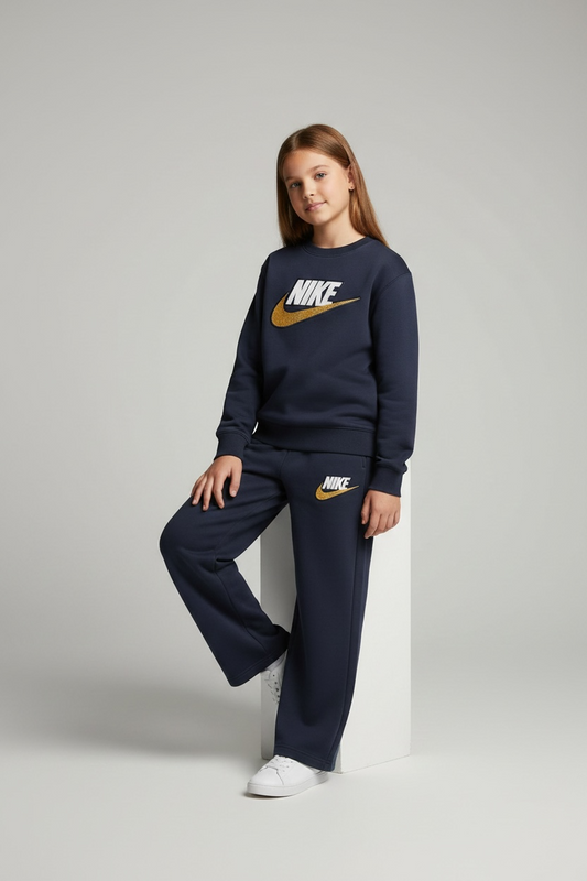 Trening Nike cu logo central plusat