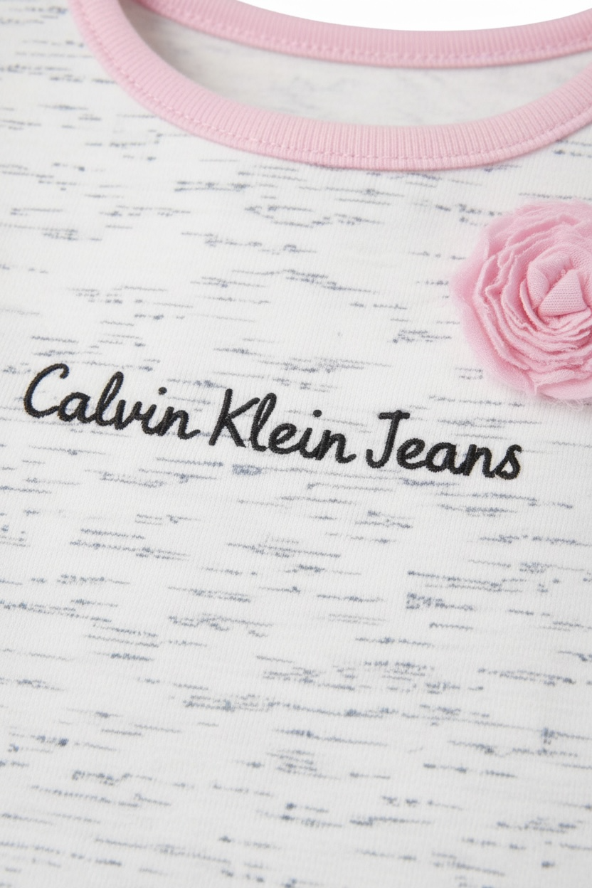 Bluza Calvin Klein - roz cu volane si detalii tip floare