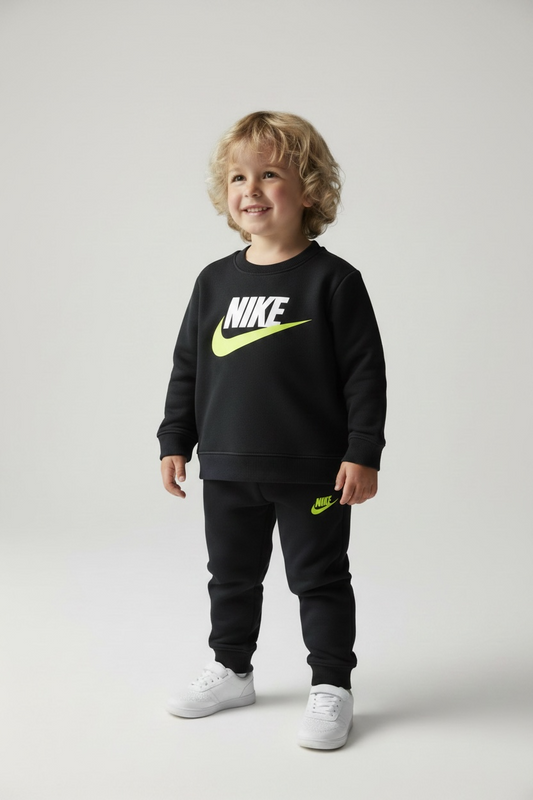 Trening Nike negru - logo central cu detalii galbene