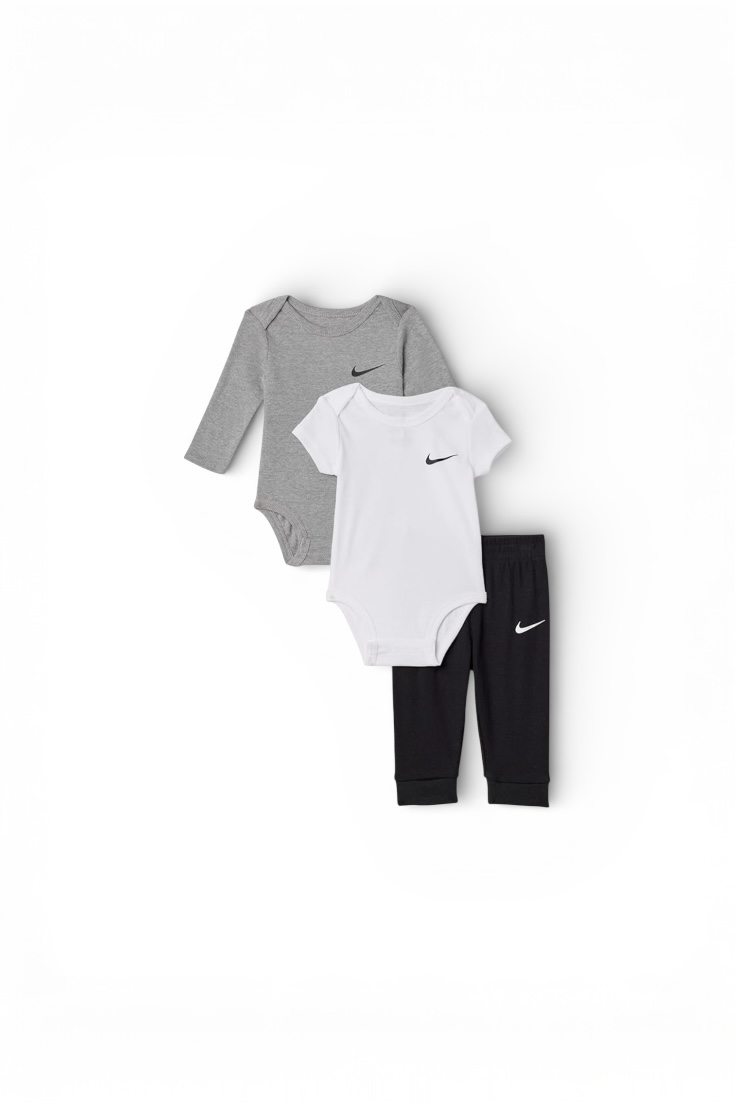Set 3 Piese Nike Bebeluși – Body Mânecă Lungă, Body Mânecă Scurtă și Pantaloni Trening