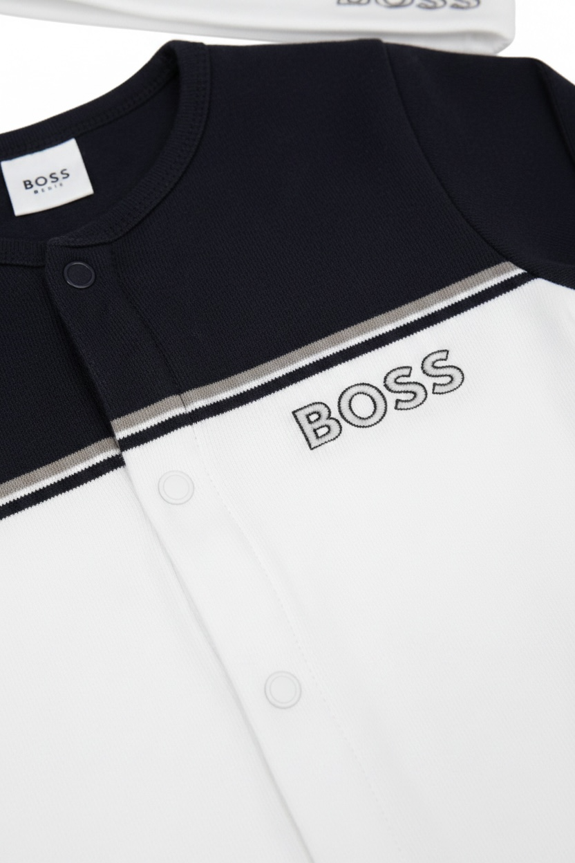 Set bebelusi Boss - Salopeta si caciula asortata